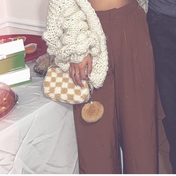 Brown trousers - Picture 3 of 7